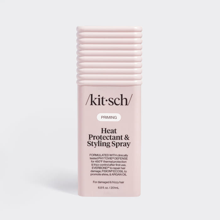 Kitsch Heat Protectant & Styling Mist bottle on a soft neutral background – thermal protection up to 450°F
